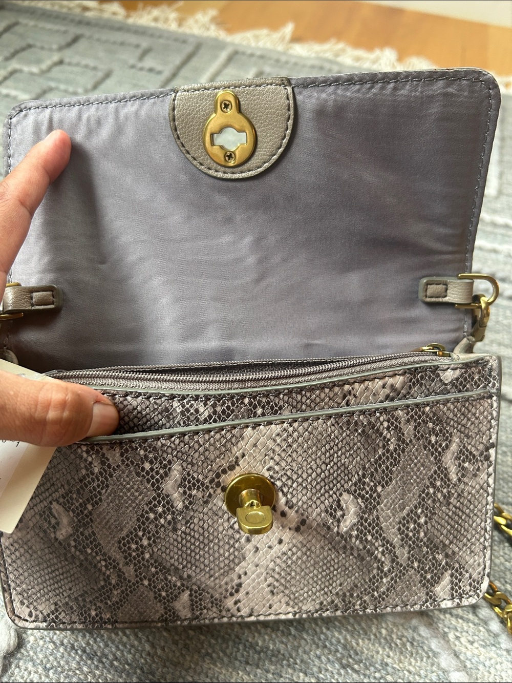 NWT Authentic Fossil Ainsley Snake-Print Clutch/Wallet w Detachable Chain - Picture 12 of 16